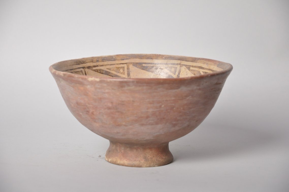 Pre Columbian Pedestal Pottery Bowl, photo 4 of 7