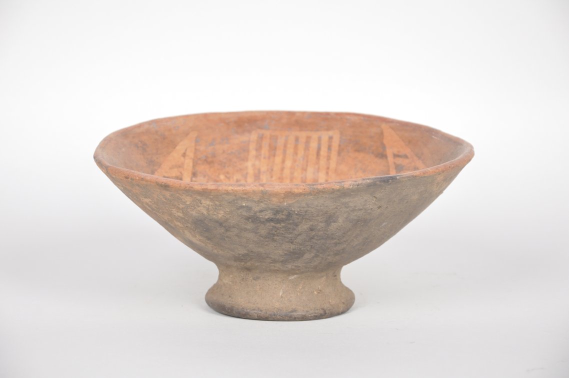 Pre Columbian Pottery Clay Bowl with a Bird Motif, photo 3 of 6
