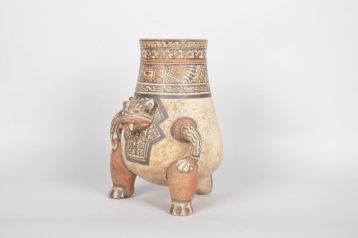 Pre Columbian Jaguar three-legged Pot from Costa Rica, photo 3 of 6