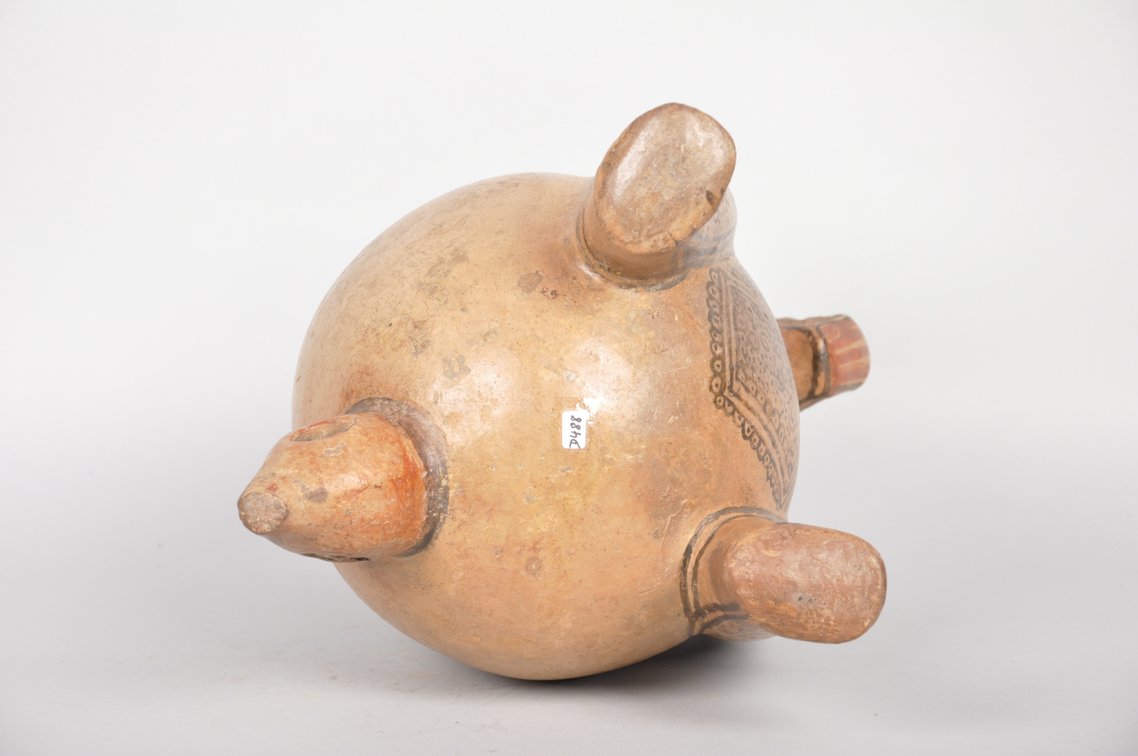 Costa Rican Jaguar Zoomorphic Vessel, photo 9 of 9