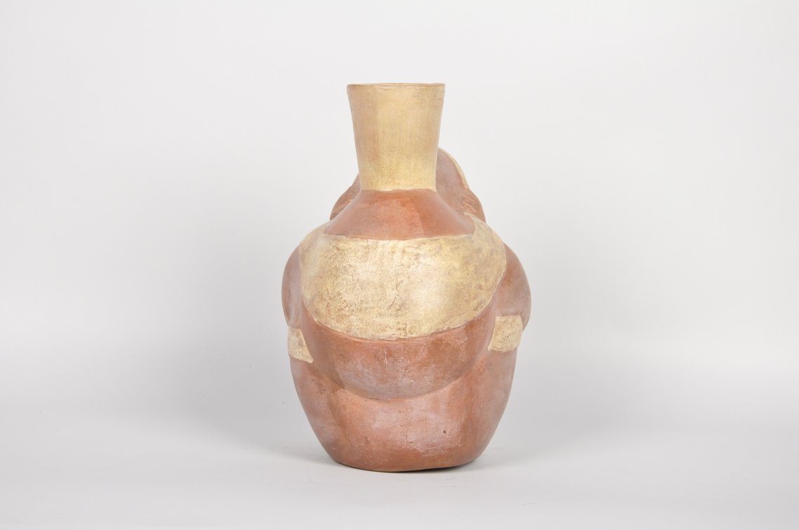 Moche Portrait Ceramic Figure with Cargedor Jug, photo 5 of 6