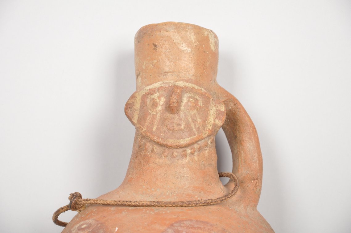 Pre Colombian Figural Clay Bottle Vessel, photo 3 of 7