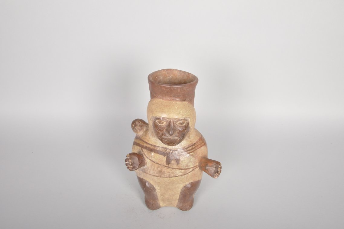 Pre-Columbian Moche Woman and Baby Clay Vessel, photo 4 of 6