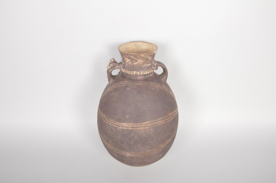 Chancay Peruvian Vessel with Jaguar and Two Cubs, photo 4 of 7