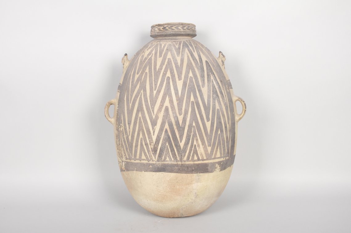 Tall Chancay Bi-Chrome Amphora Pottery Vessel, photo 4 of 6