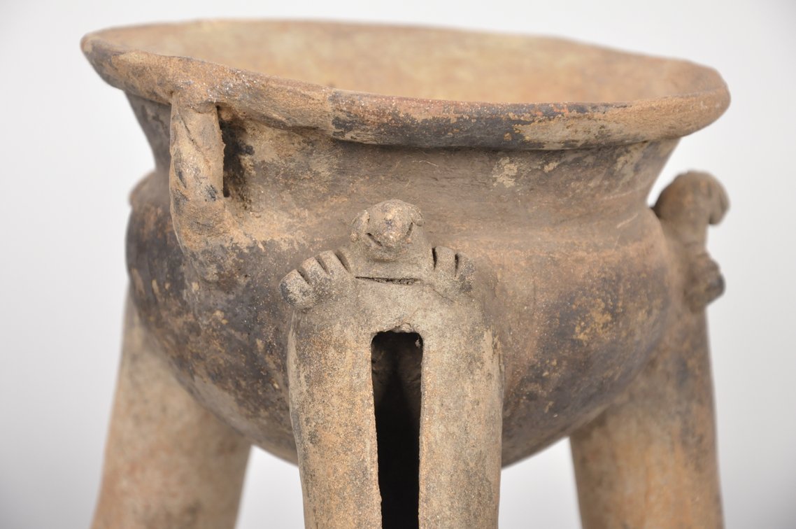 Chiriqui Costa Rican Tripod Rattle Vessel, photo 5 of 7