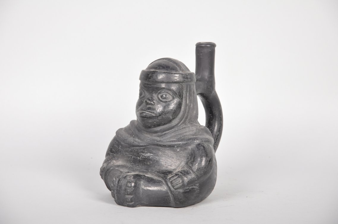 A Black Moche Stirrup Spout Figural Bottle, photo 3 of 6