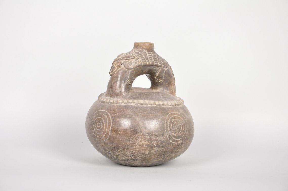 Michoacan Stirrup Spout Ceramic Armadillo Vessel, photo 2 of 6