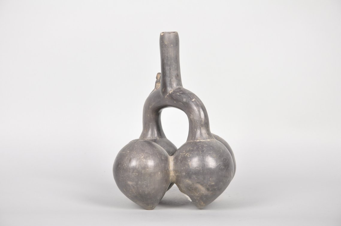 Chimu Peruvian Stirrup Spout Lucuma Fruit Vessel, photo 4 of 7