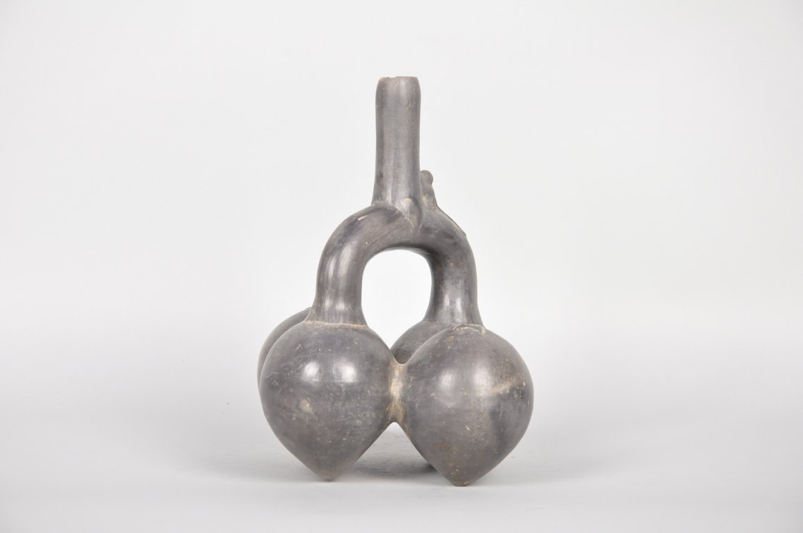 Chimu Peruvian Stirrup Spout Lucuma Fruit Vessel, photo 6 of 7