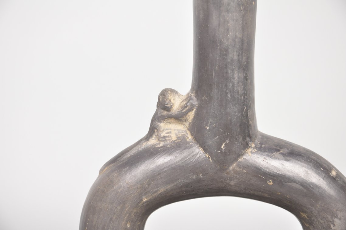 Chimu Peruvian Stirrup Spout Lucuma Fruit Vessel, photo 3 of 7