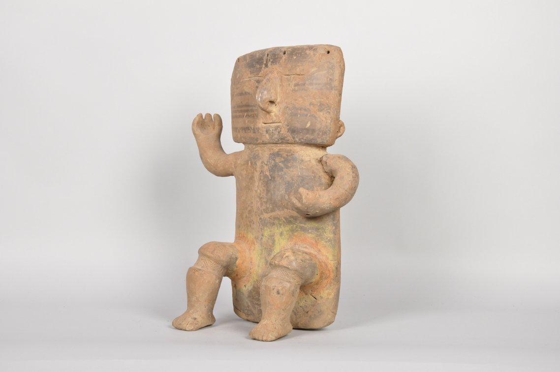 Pre-Columbian Quimbaya Retablo Slab Seated Figure, photo 3 of 8