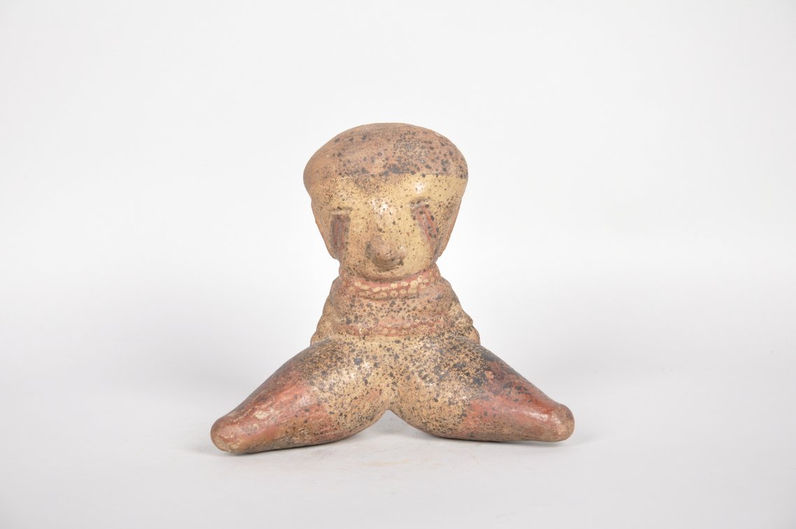 Protoclassic Period Chinesco Seated Clay Female Figure, photo 2 of 6
