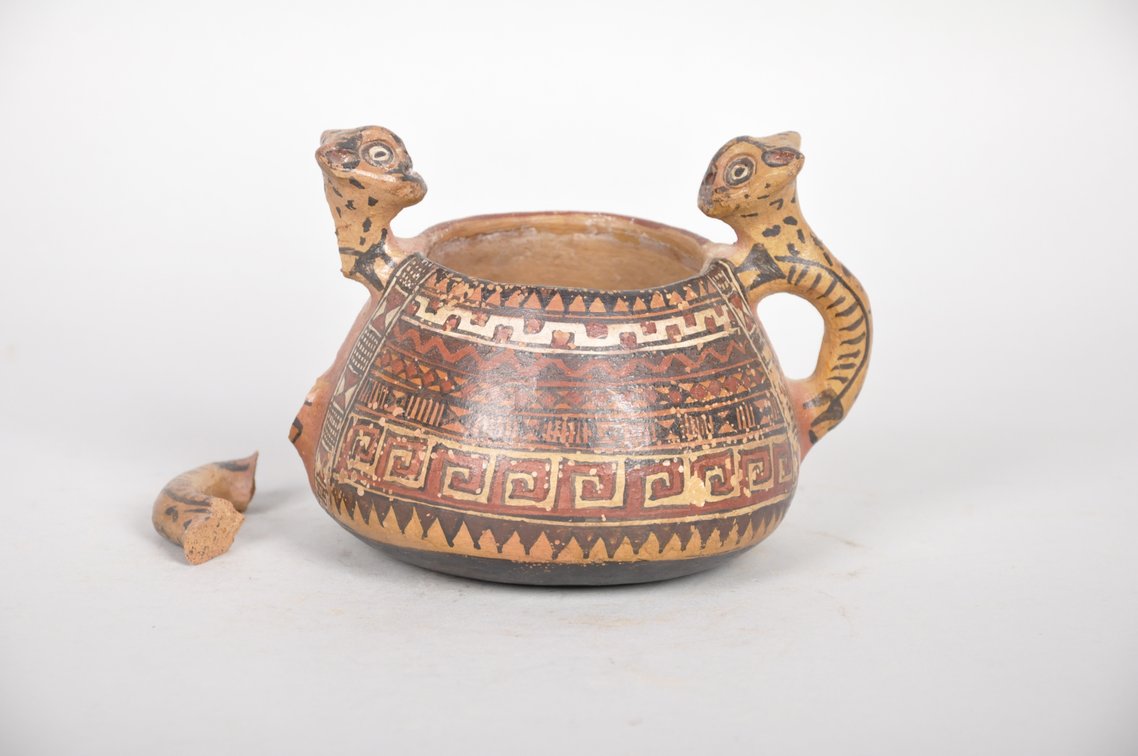 Pre Columbian Two Cat Handled Panted Vessel, photo 3 of 6
