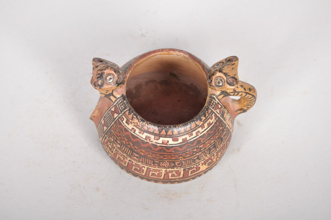 Pre Columbian Two Cat Handled Panted Vessel, photo 5 of 6