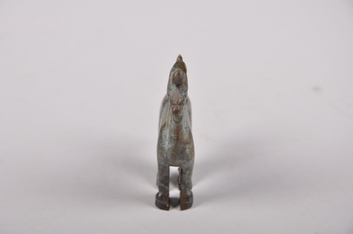 Ancient Bronze Zhou Dynasty Zoomorphic Horse Amulet, photo 4 of 7