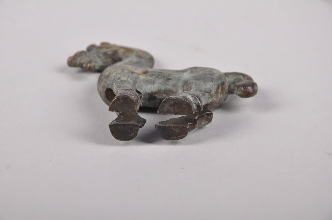Ancient Bronze Zhou Dynasty Zoomorphic Horse Amulet, photo 5 of 7
