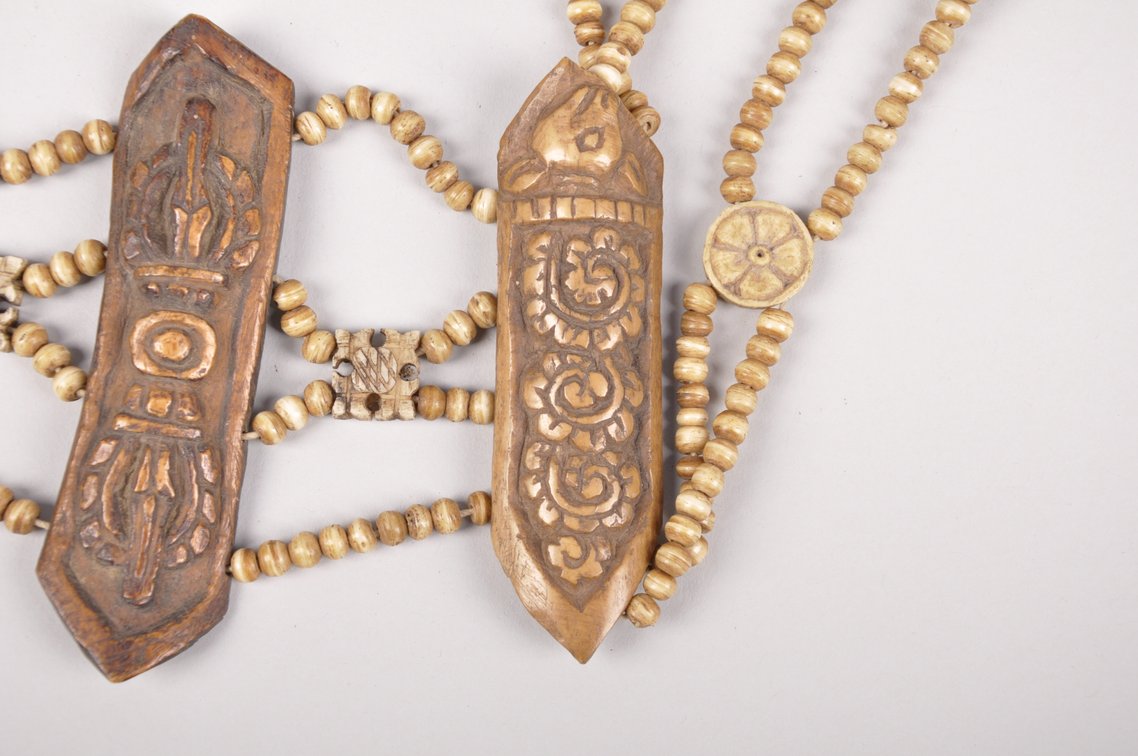 Tibetan 18th Century Yak Bone Breast Plate, photo 5 of 16