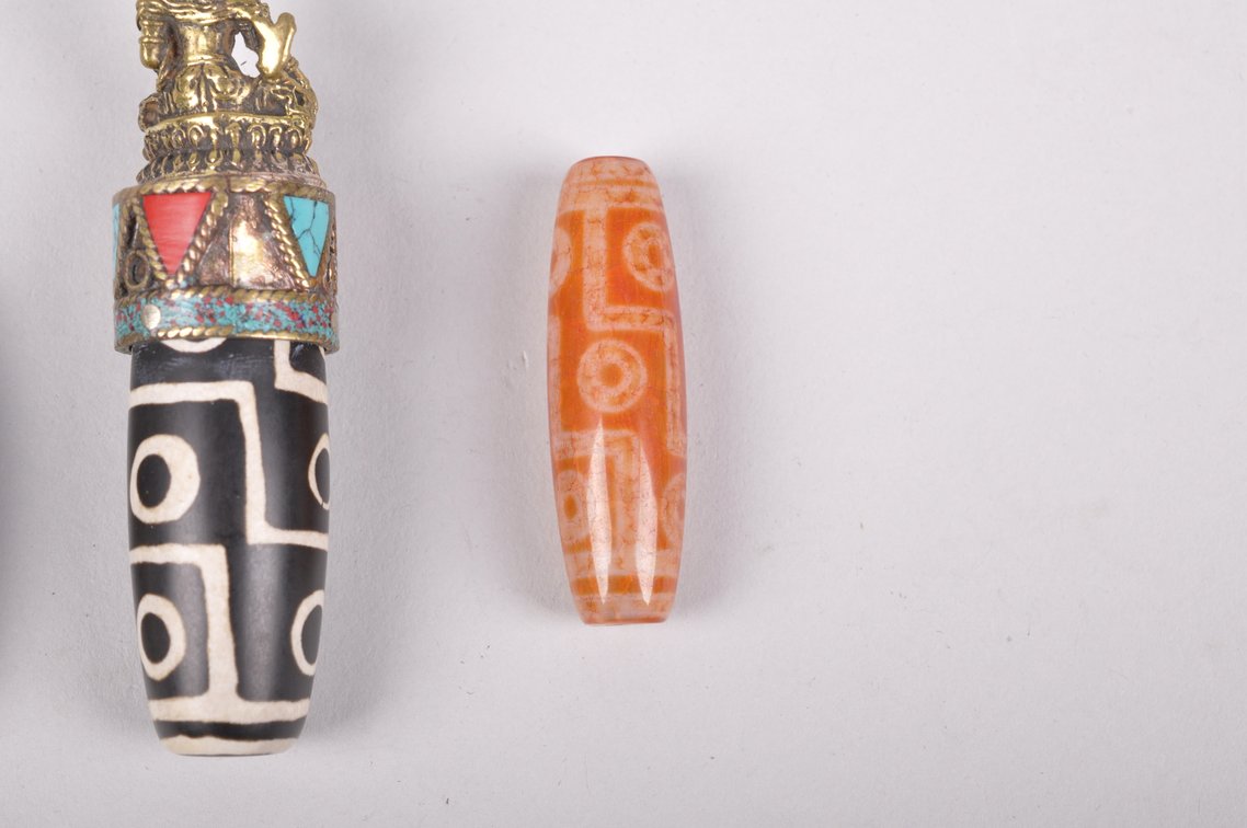 Four Chinese Tibetan Dzi Beads, photo 5 of 13