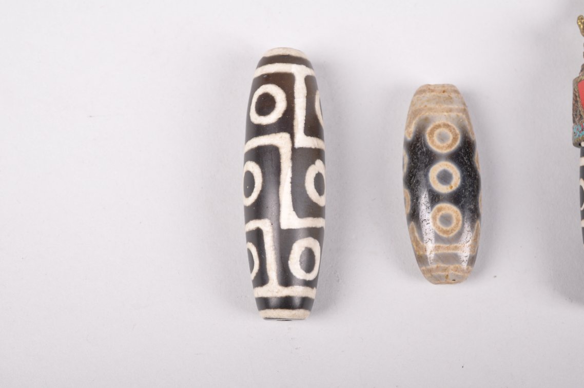 Four Chinese Tibetan Dzi Beads, photo 6 of 13