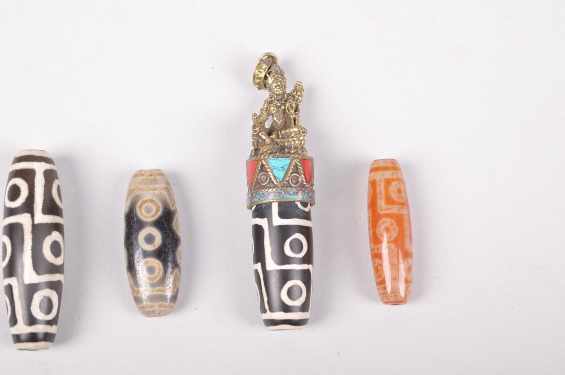 Four Chinese Tibetan Dzi Beads, photo 8 of 13