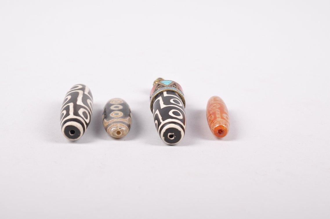 Four Chinese Tibetan Dzi Beads, photo 10 of 13