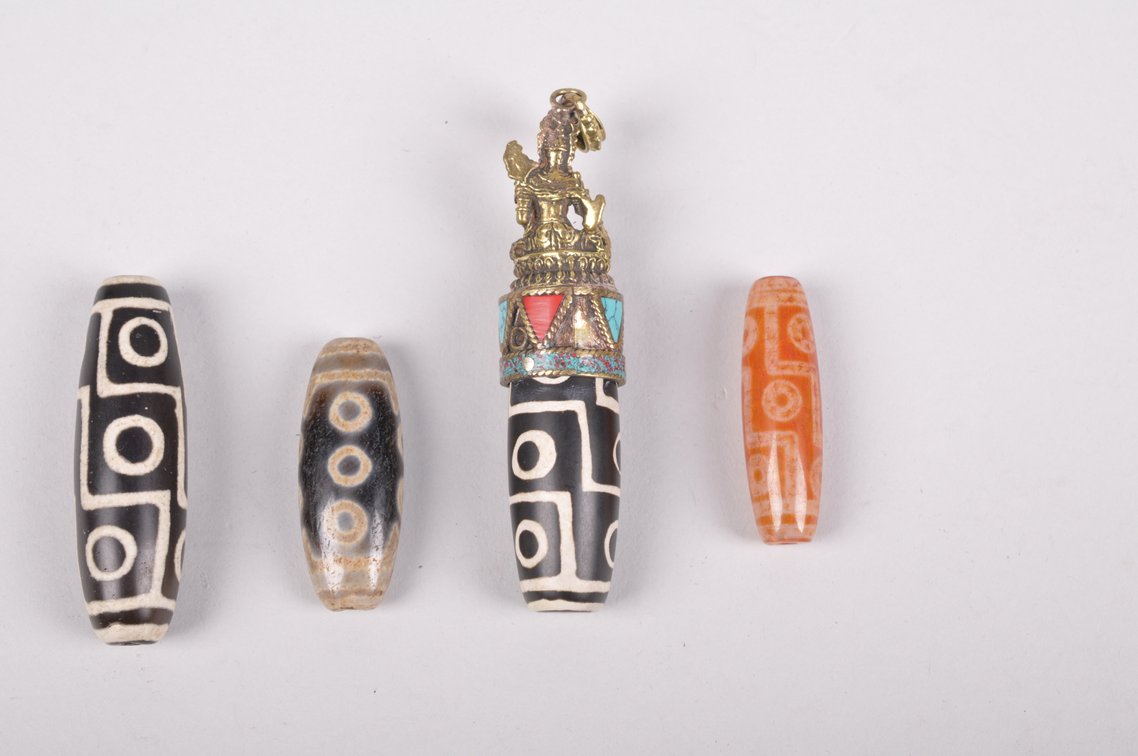 Four Chinese Tibetan Dzi Beads, photo 4 of 13