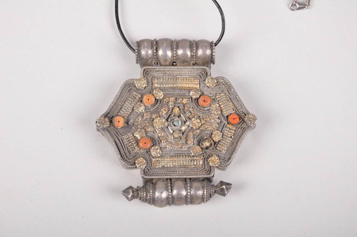 Gold and Coral Silver Indian Pendent, photo 2 of 8