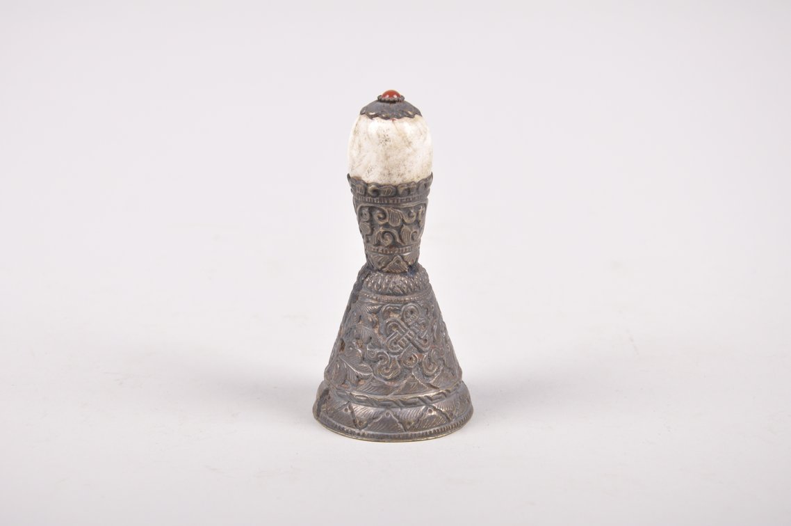 Tibetan Conch Shell  Shrine Altarpiece, photo 4 of 7