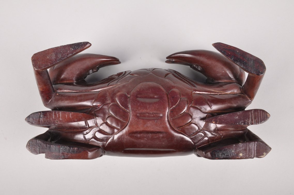 Carved Wooden Teak or Mahogany Crabs, photo 15 of 17