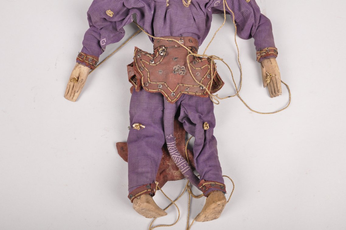 Root Carving and Yaksha Guradian Demon Puppet, photo 14 of 14