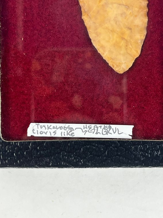 Clovis Arrowhead, photo 2 of 6