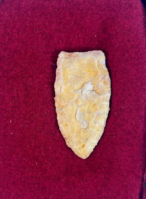 Clovis Arrowhead, photo 3 of 6