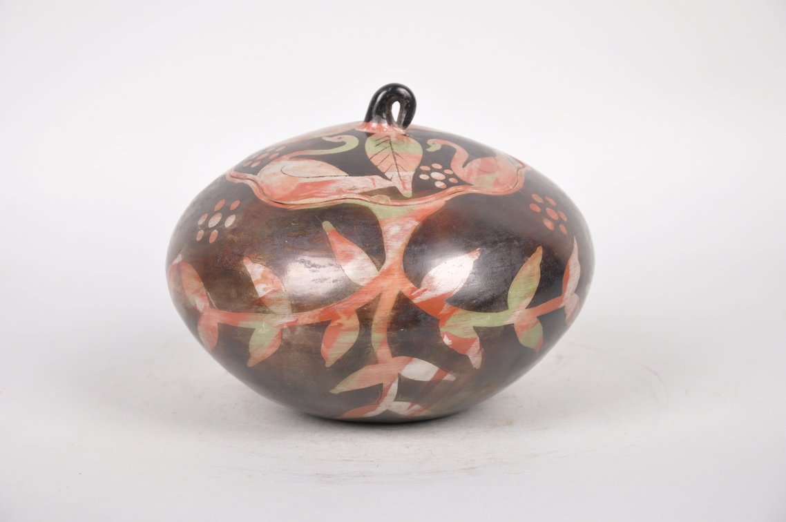 Burnished Earthenware Pottery Jar with Swan Designs, photo 4 of 9