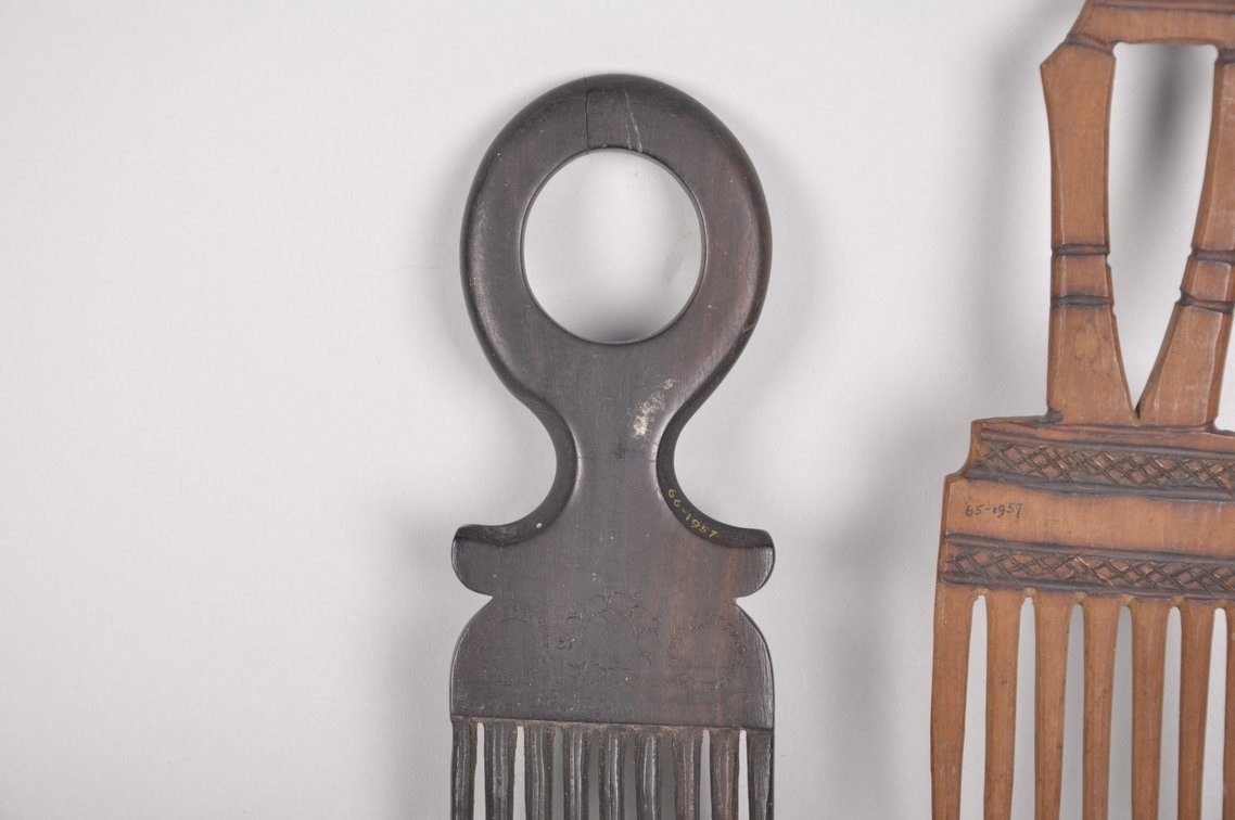 Three African Carved Wooden Combs, photo 7 of 8