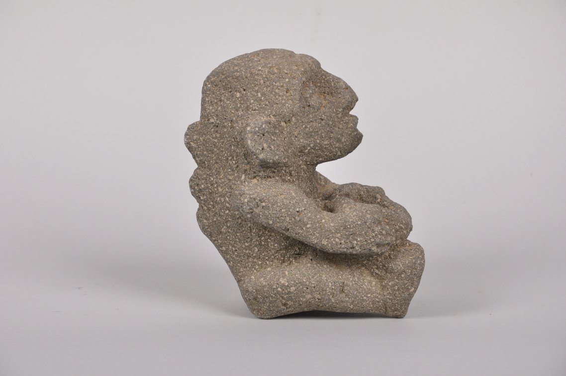 Pre Columbian Costa Rican Stone Figure with a Pot, photo 4 of 7