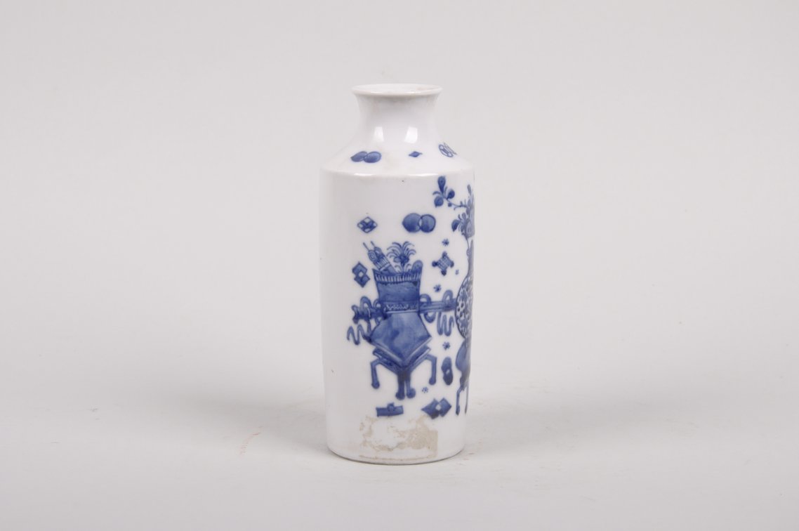 Blue and White Porcelain Vase, photo 3 of 7