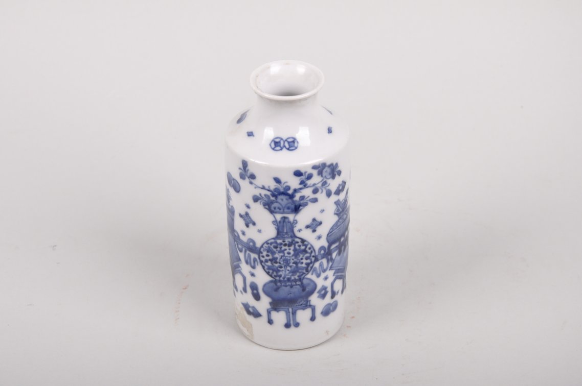 Blue and White Porcelain Vase, photo 5 of 7