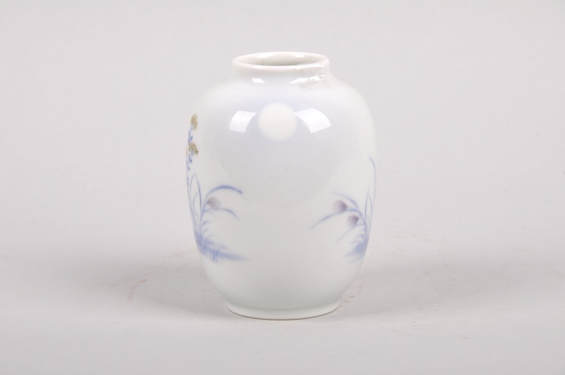 Tominaga Genroku, Floral Porcelain Vase, photo 3 of 9