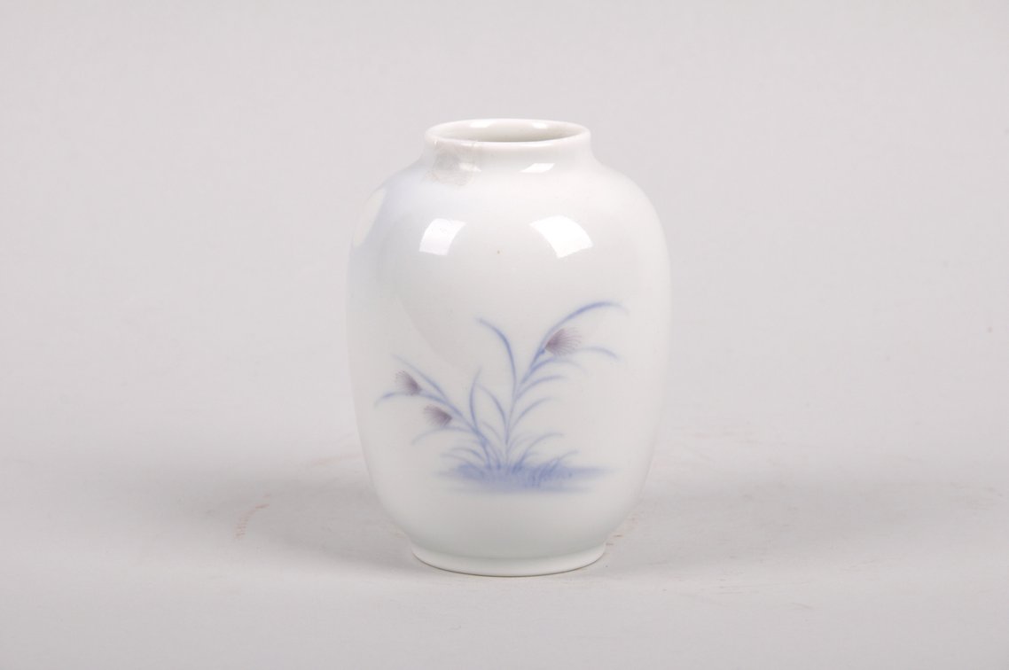 Tominaga Genroku, Floral Porcelain Vase, photo 4 of 9