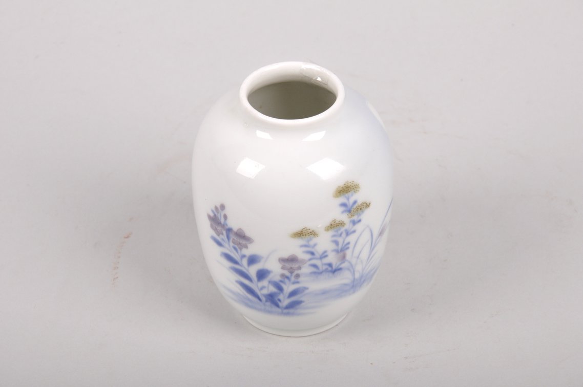 Tominaga Genroku, Floral Porcelain Vase, photo 7 of 9