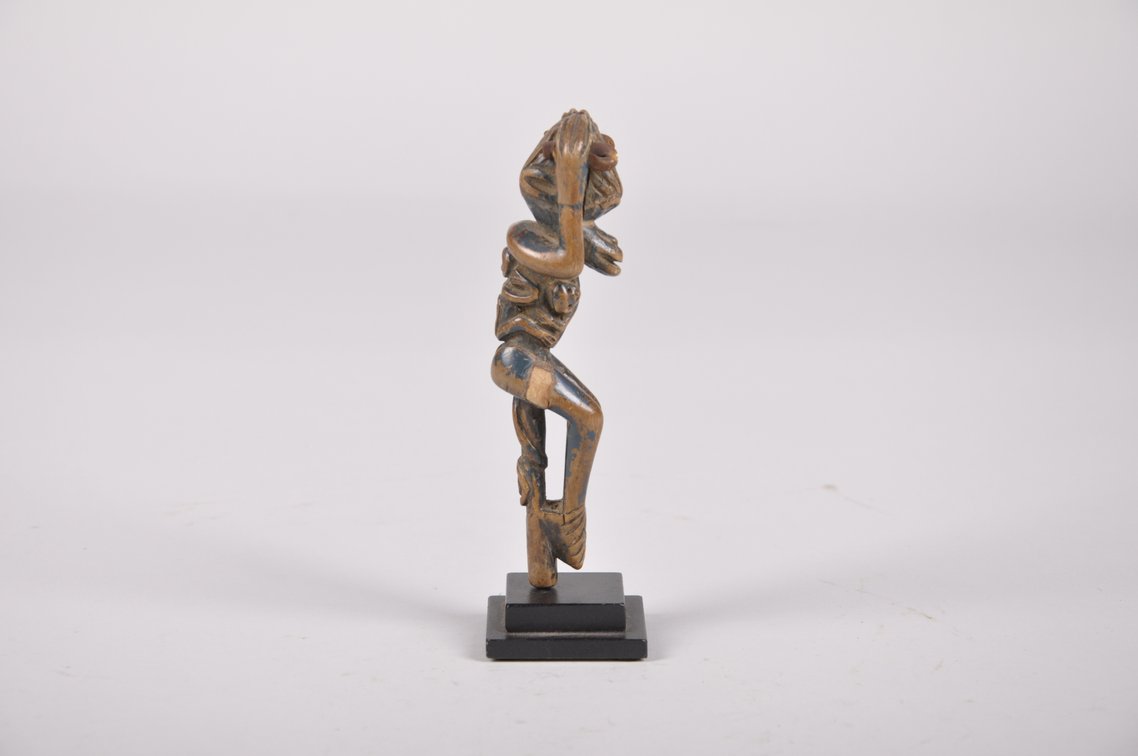 Guatemalan Wood Monkey Slingshot, photo 4 of 7