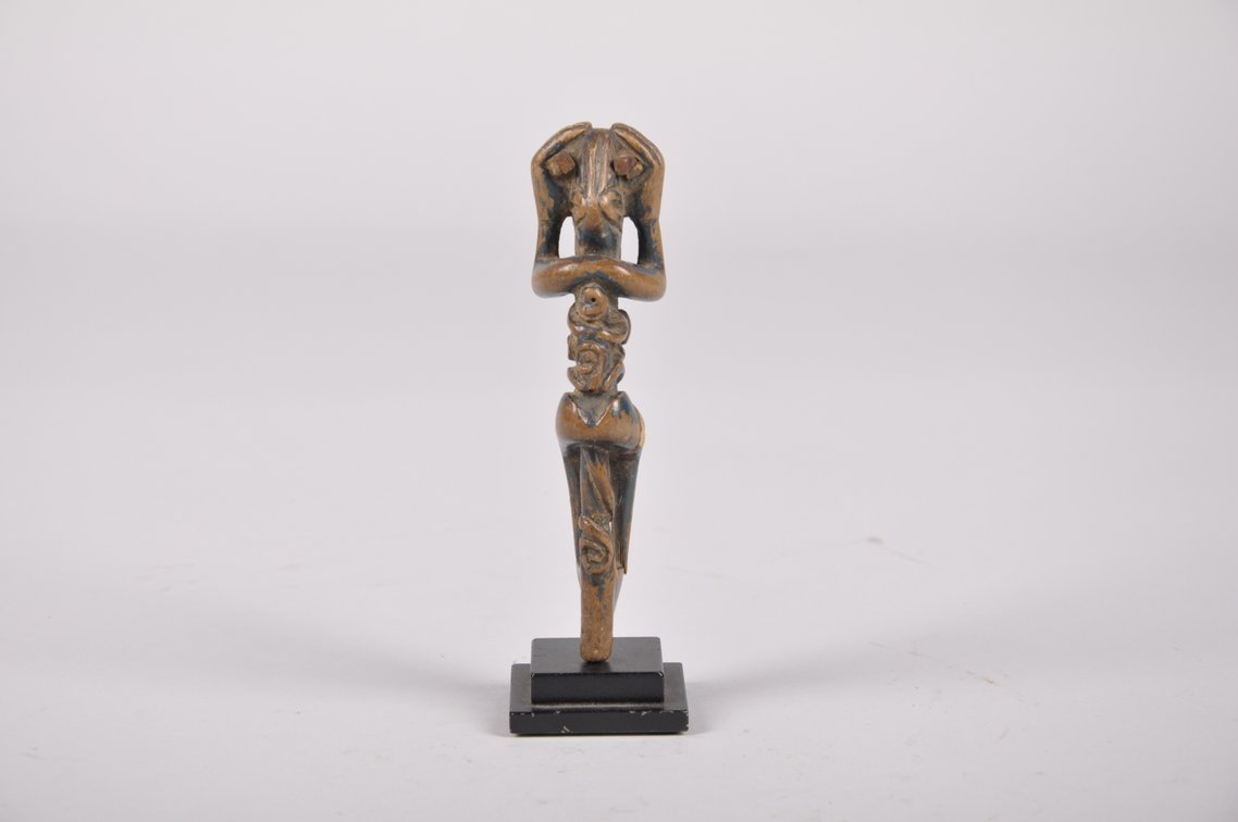 Guatemalan Wood Monkey Slingshot, photo 5 of 7