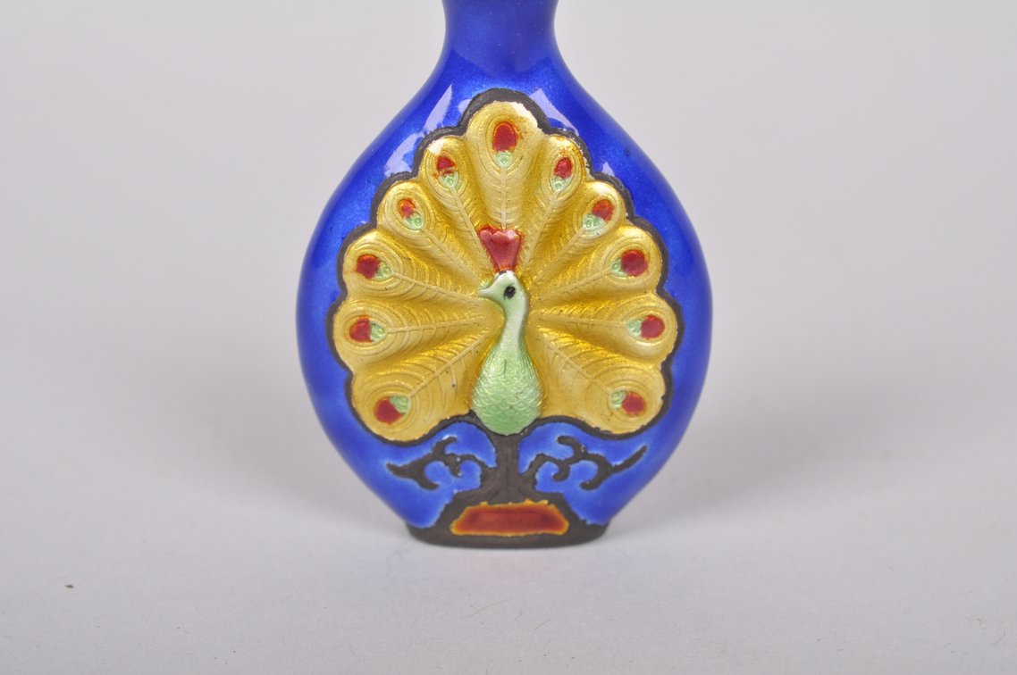 Chinese Snuff Bottle and Snuff Box, photo 4 of 17