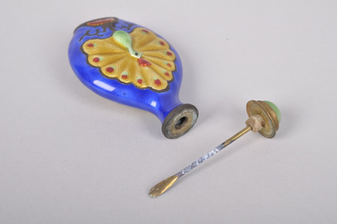 Chinese Snuff Bottle and Snuff Box, photo 9 of 17