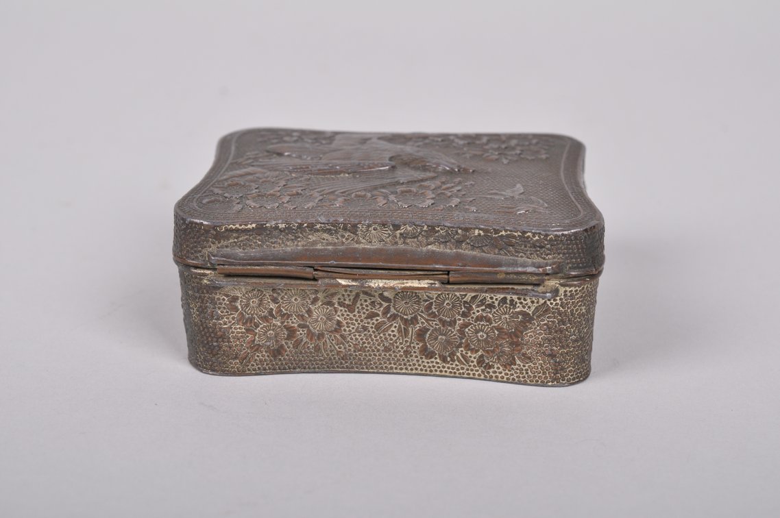 Chinese Snuff Bottle and Snuff Box, photo 14 of 17
