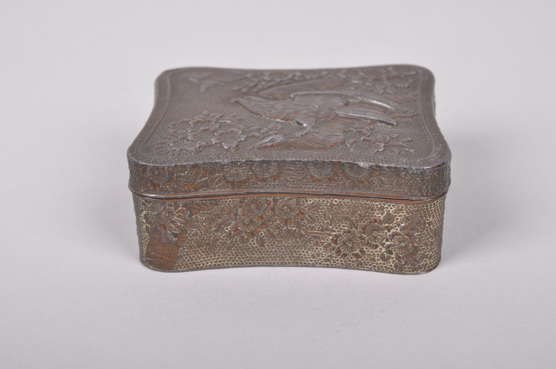 Chinese Snuff Bottle and Snuff Box, photo 11 of 17