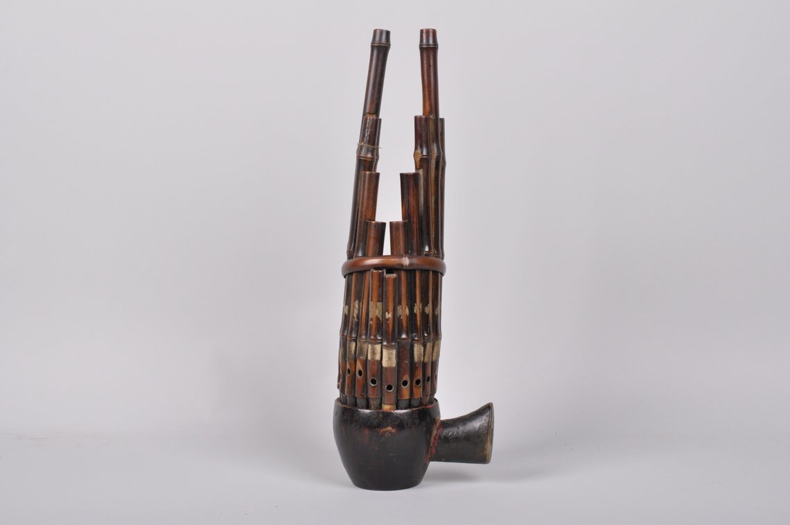 Asian Sho or Shen Mouth Organ, photo 4 of 11