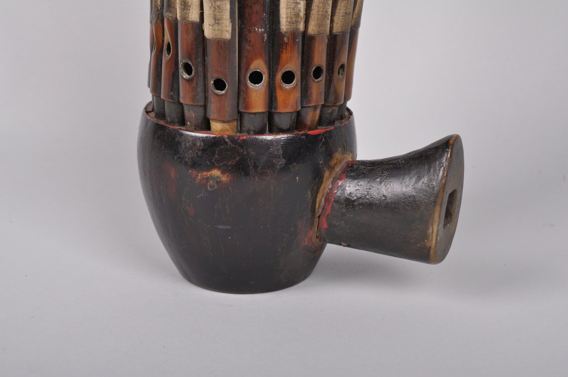 Asian Sho or Shen Mouth Organ, photo 7 of 11
