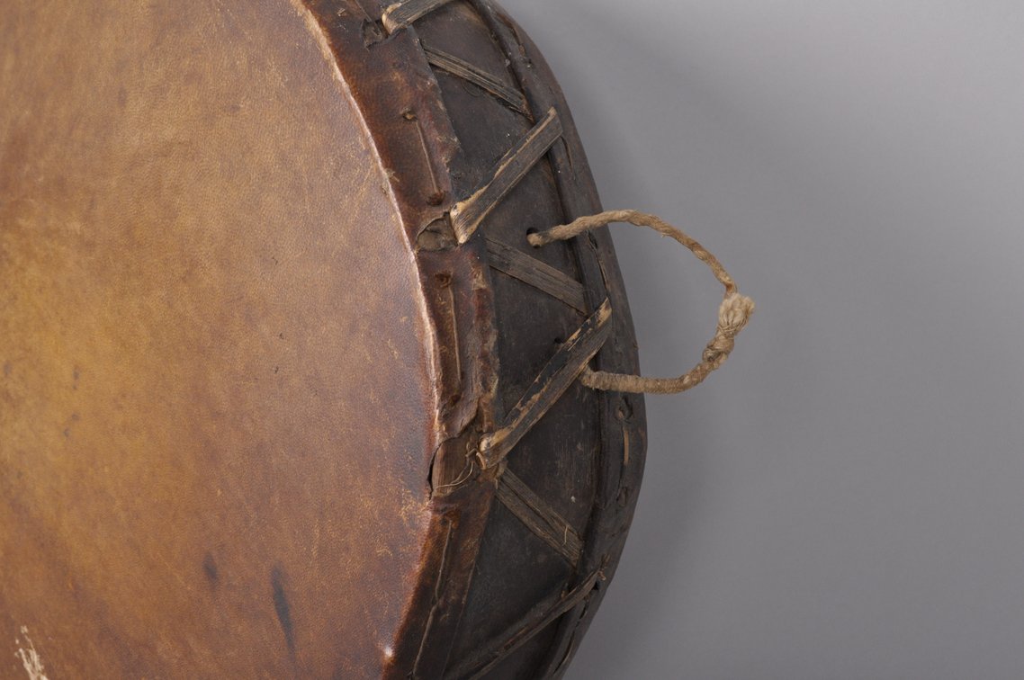 Indonesian Wooden Batak Kulcapi lute and a Nepal Drum, photo 8 of 18